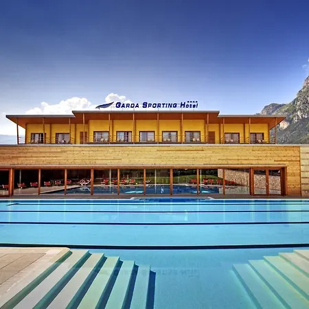 מלון Garda Sporting Club 4*